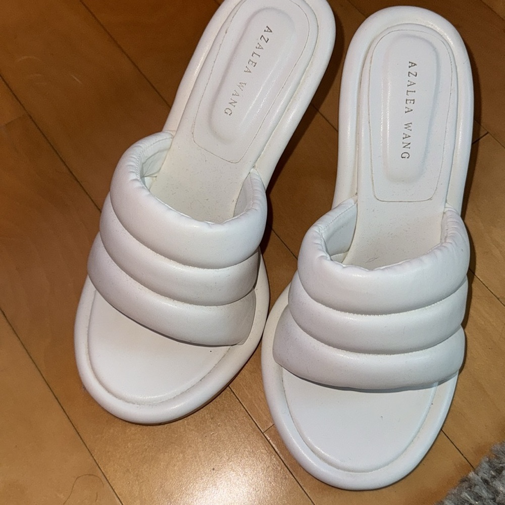 White heels - Picture 2 of 4